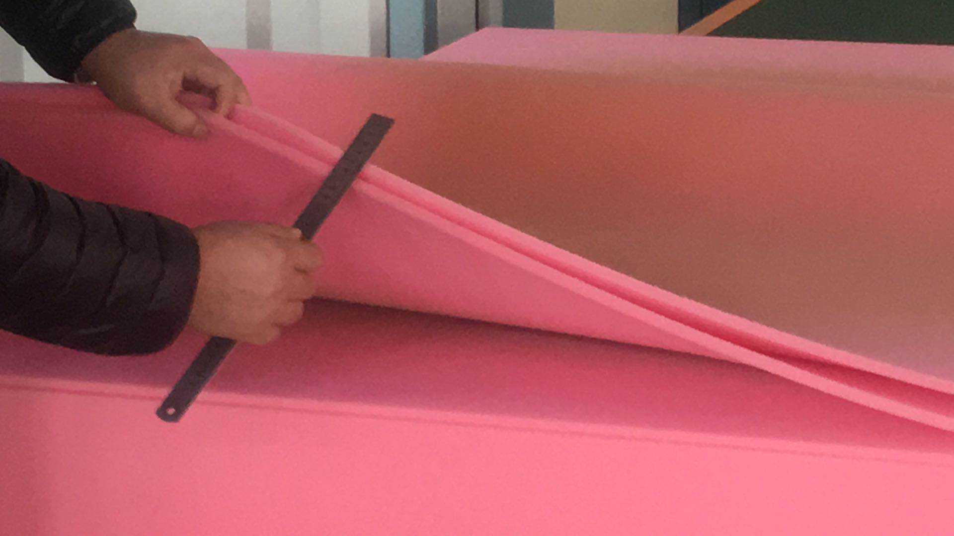 Máquina de corte de espuma de látex horizontal de alta velocidade on-line de produtos da China