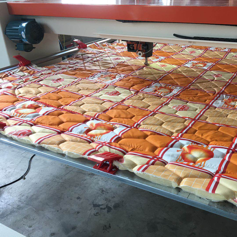 Fábricas à venda na China máquina de quilting com função de memória computadorizada única