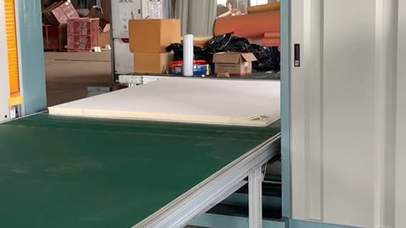 Lista de nomes de produtos máquina de corte de espuma de corte horizontal e operação fácil