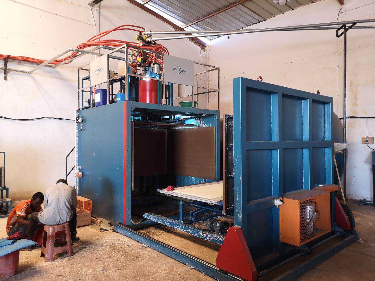 Esponja plástica de espuma de poliuretano que faz a máquina Máquina de formação de espuma horizontal contínua completa automática do plutônio